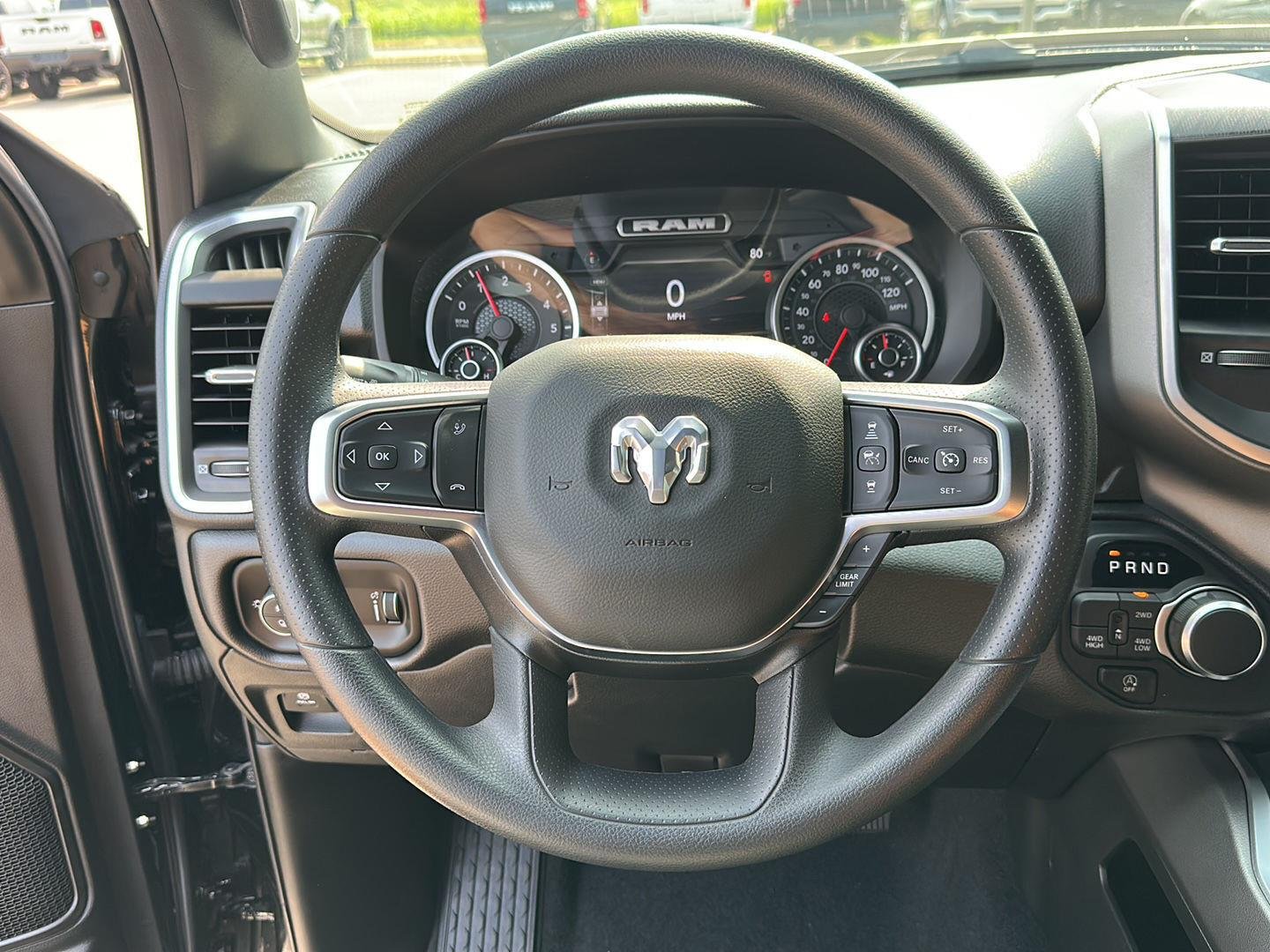 2026 RAM 1500 Express - Photo 15