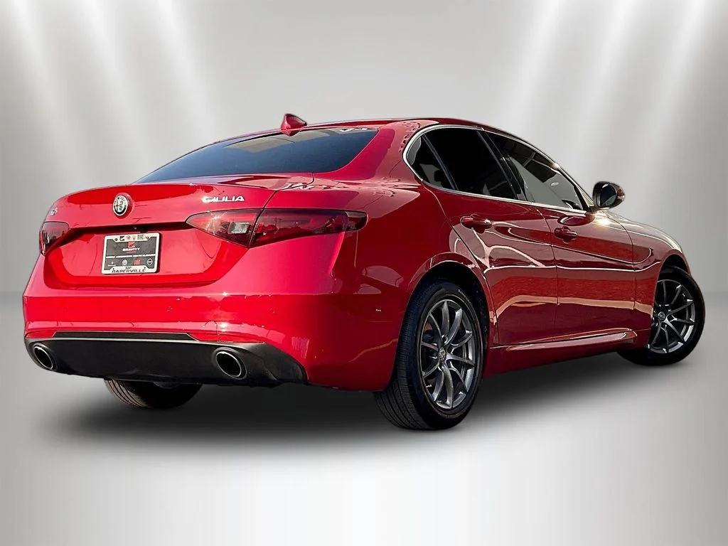 Used 2017 Rosso Alfa Alfa Romeo Base image 6