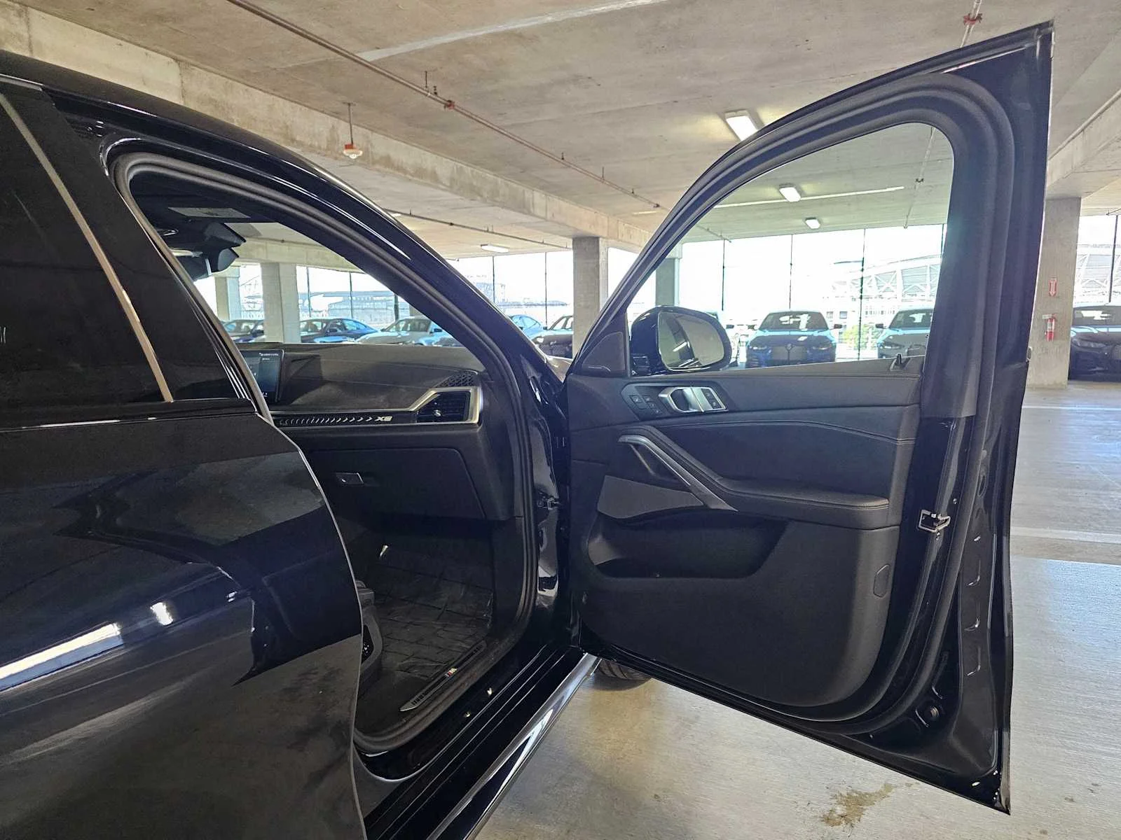 Used 2024 Carbon Black Metallic BMW xDrive40i image 29