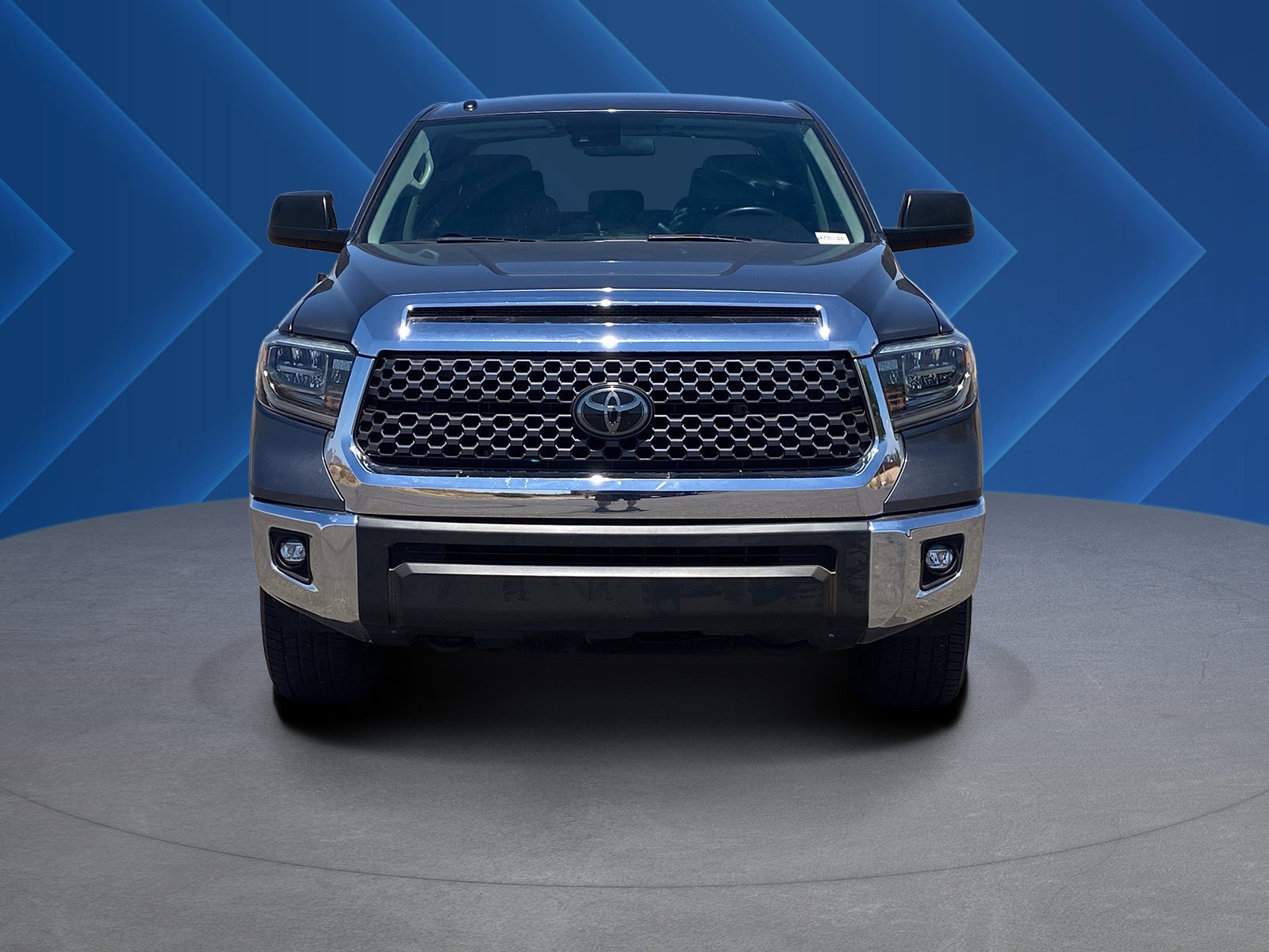 Used 2018 Magnetic Gray Metallic Toyota SR5 image 8