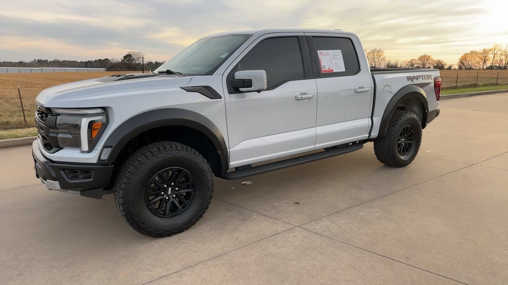 Used 2025 White Metallic Ford Raptor image 5