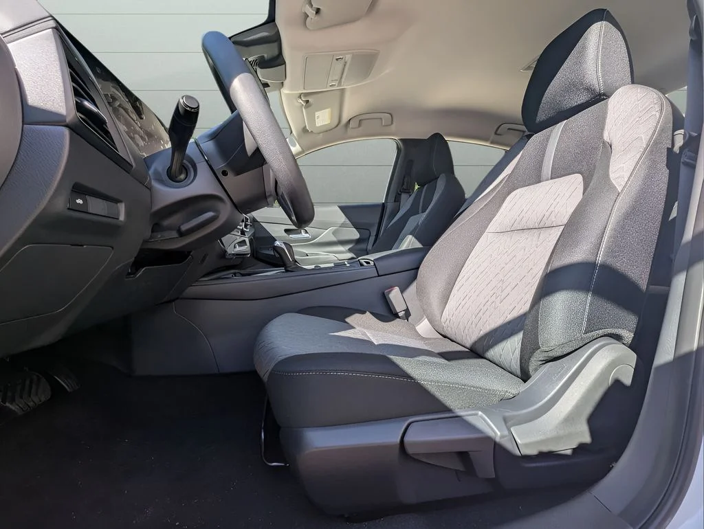 New 2027 White Nissan SV image 10
