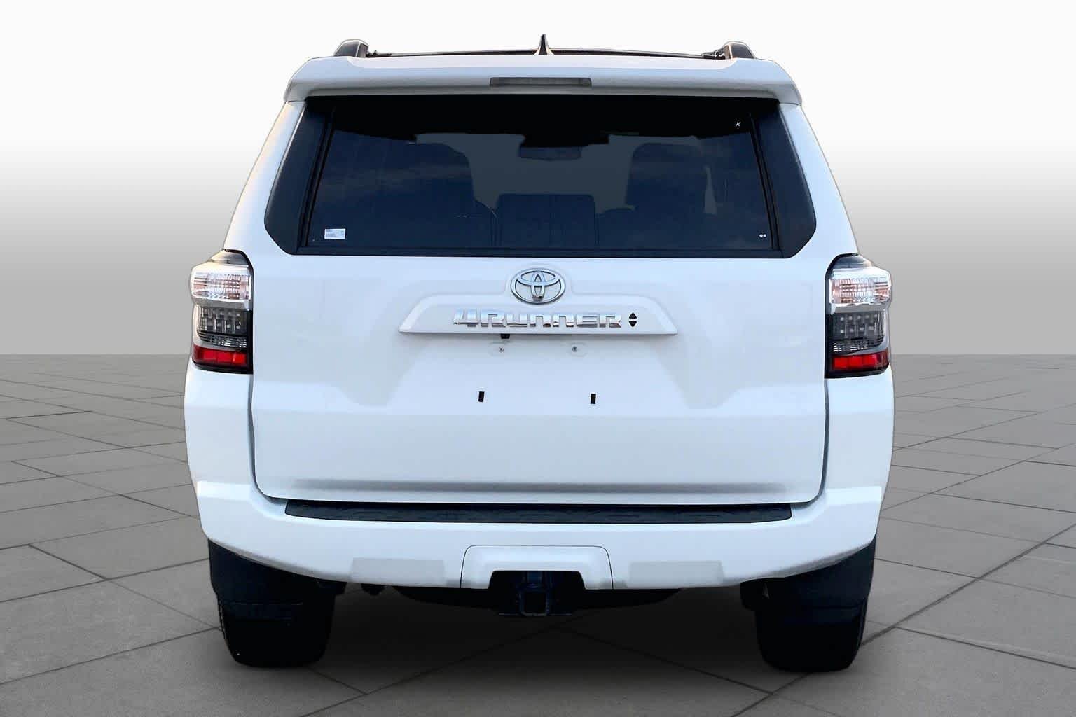 Used 2023 Ice Cap Toyota SR5 Premium image 5