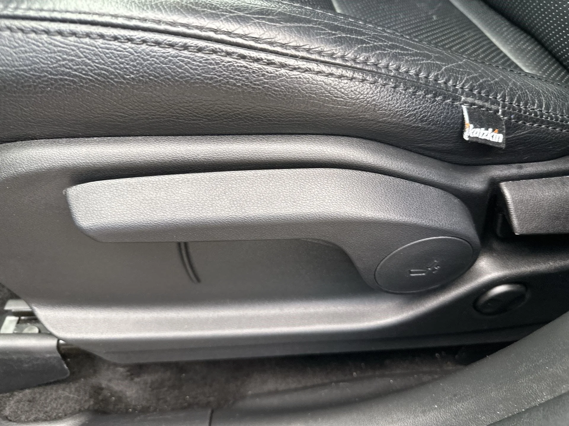 Used 2024 Shimmering Silver Hyundai SE image 14