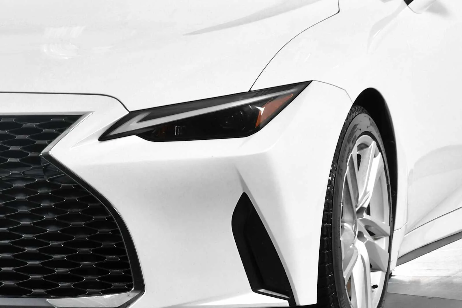 Certified Used 2021 Eminent White Pearl Lexus  image 11