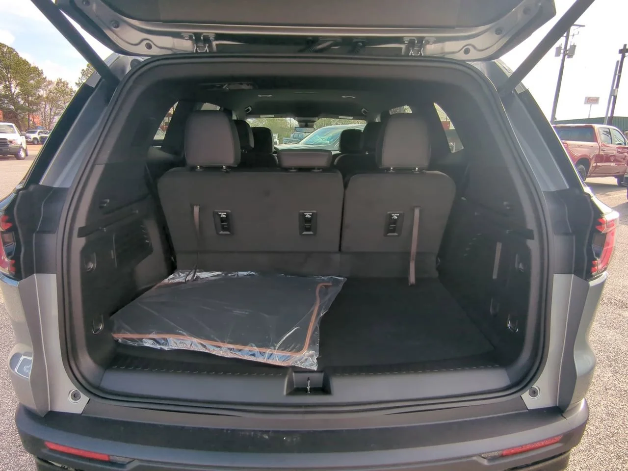 2026 GMC Acadia AT4 - Photo 12