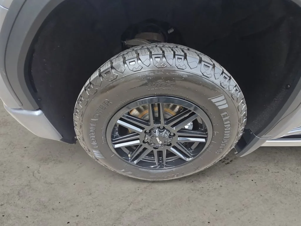 Used 2022 Gray GMC Denali image 9