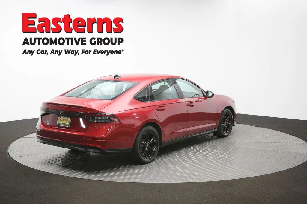 Used 2025 Red Honda SE image 40
