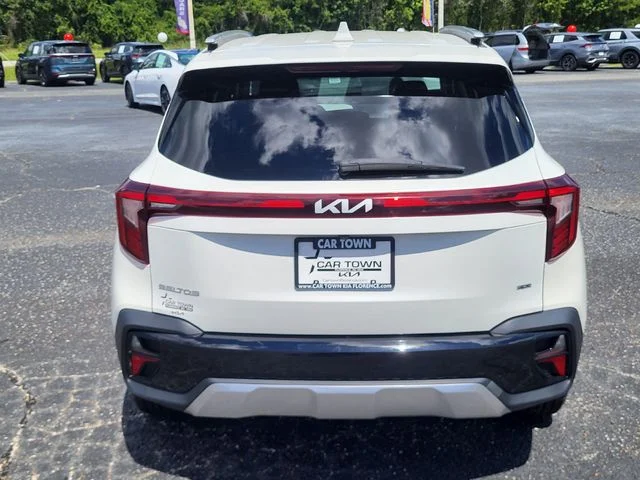 Used 2024 White Kia S image 3