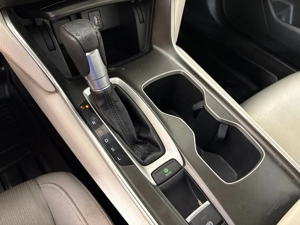 Used 2018  Honda LX image 28