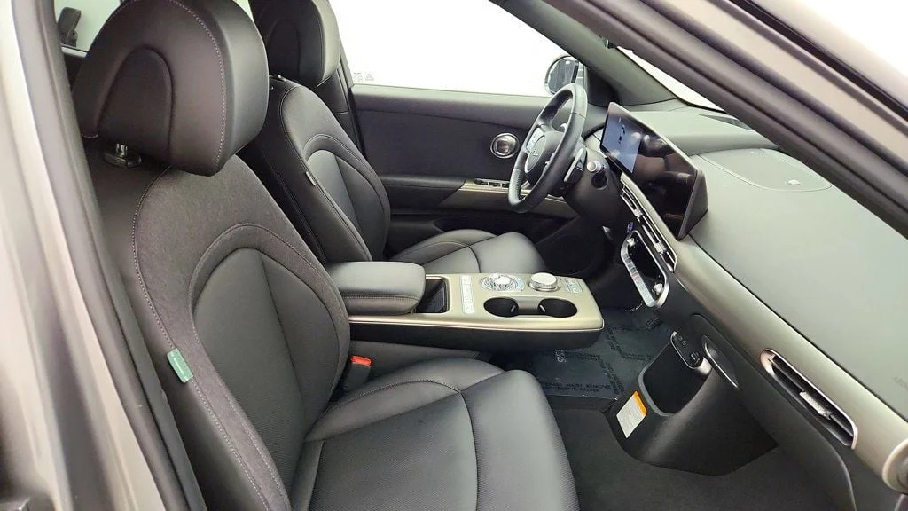 Used 2025 Savile Silver Genesis Standard RWD image 25