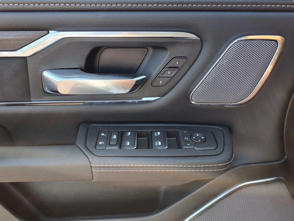 2026 RAM 1500 Laramie - Photo 15