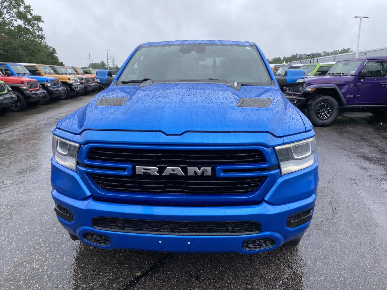 Used 2022 Hydro Blue Pearlcoat Ram Laramie image 10