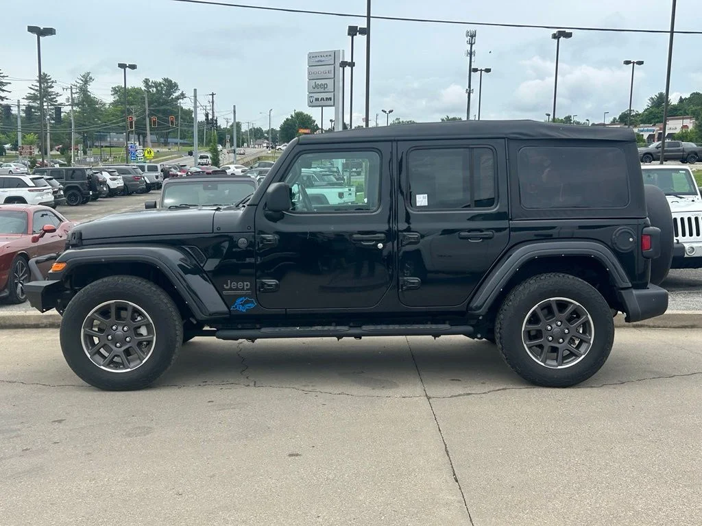 Used 2021 Black Jeep Unlimited Sport S image 9