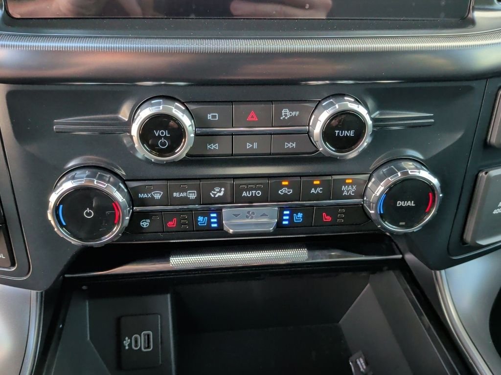New 2026 Carbonized Gray Metallic Ford Lariat® image 31