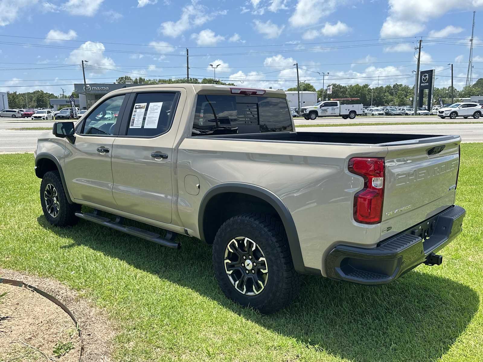 2023 Chevrolet Silverado 1500 ZR2 - Photo 6