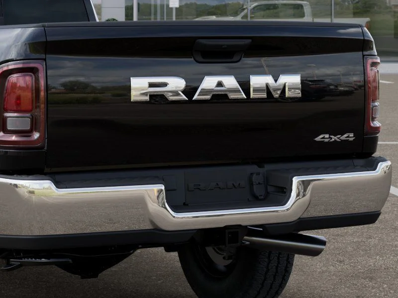 New 2026 Diamond Black Crystal Pearl-Coat Exterior Paint RAM Tradesman image 13