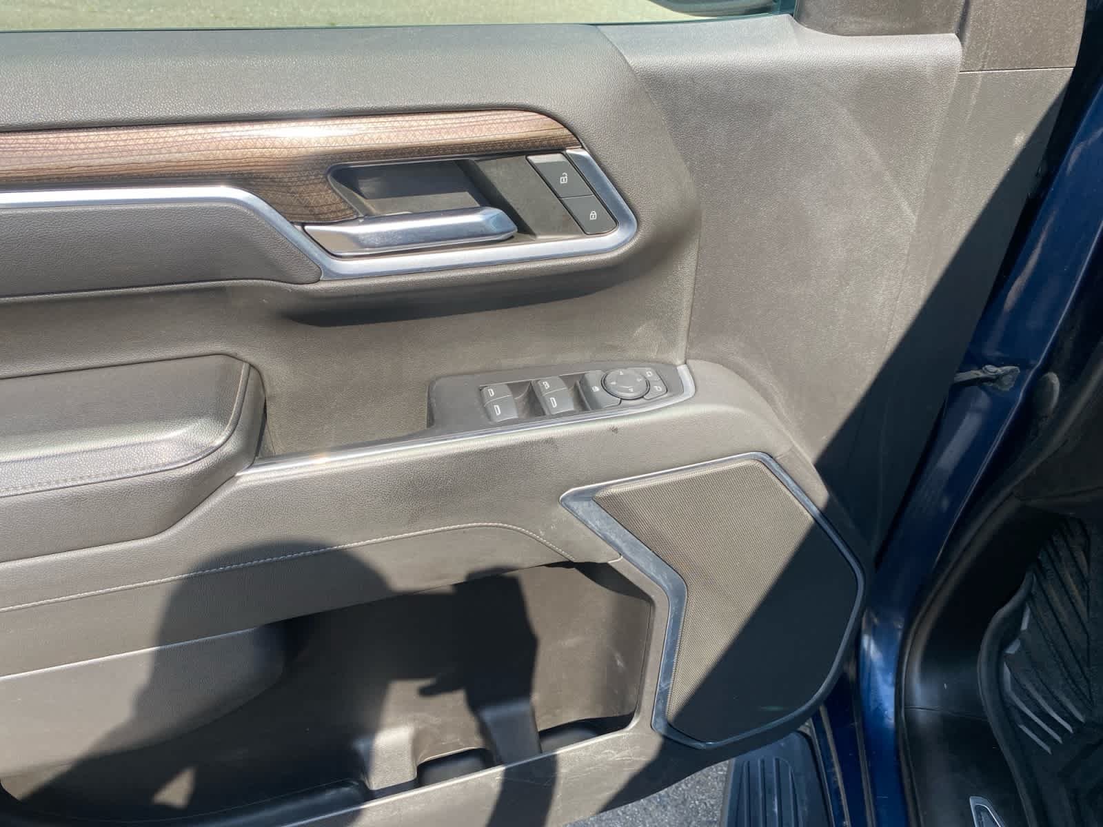 Used 2022 Northsky Blue Metallic Chevrolet RST image 15