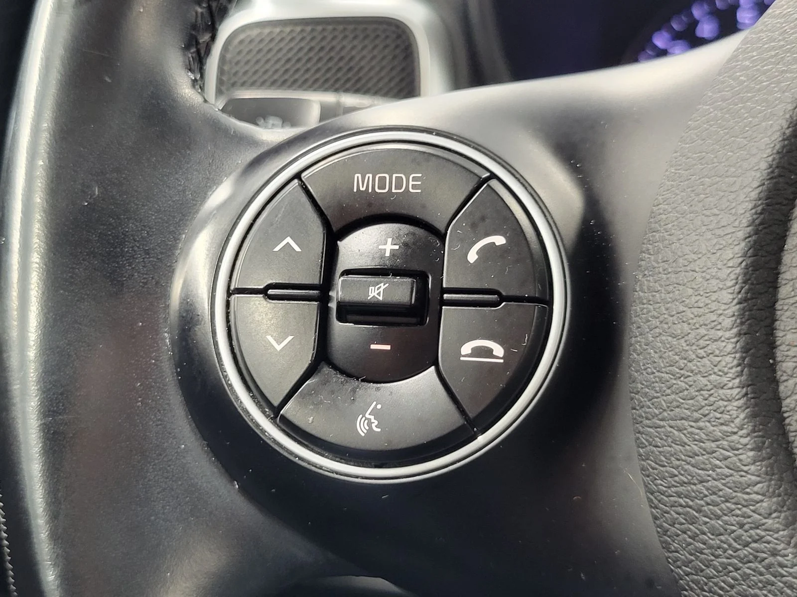 Used 2020 White Kia GT-Line image 15