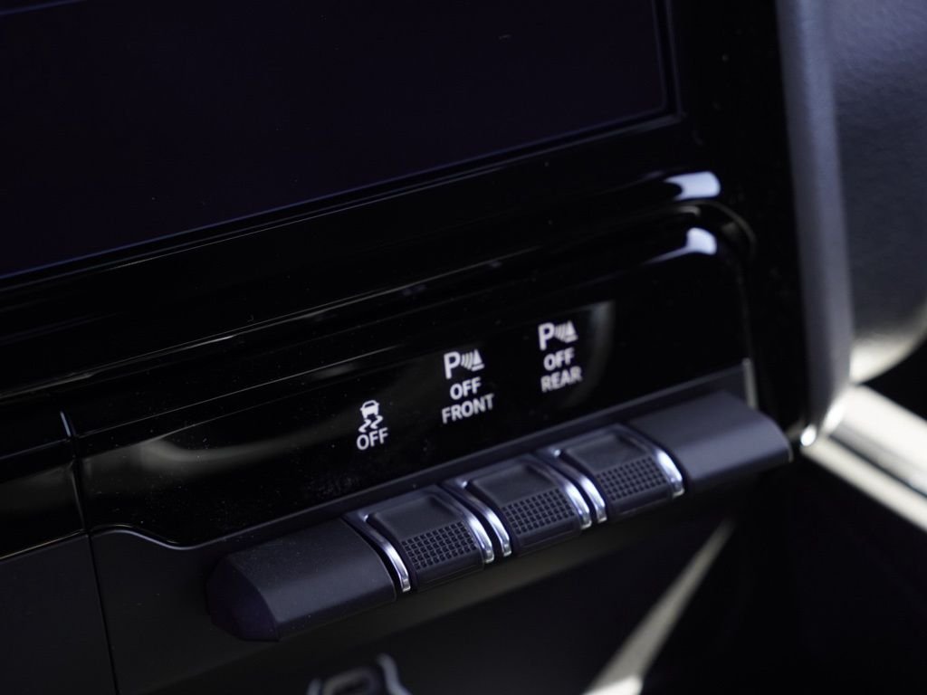 New 2026 Granite Crystal Metallic Clear-Coat Exterior Paint RAM Big Horn/Lone Star image 15