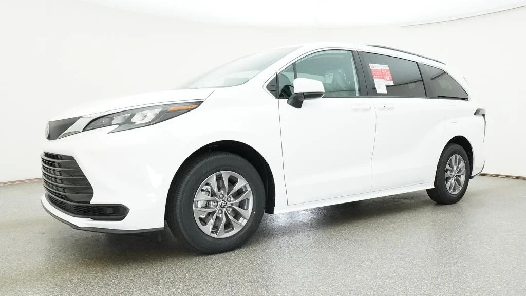 New 2026 Ice Cap Toyota LE image 6