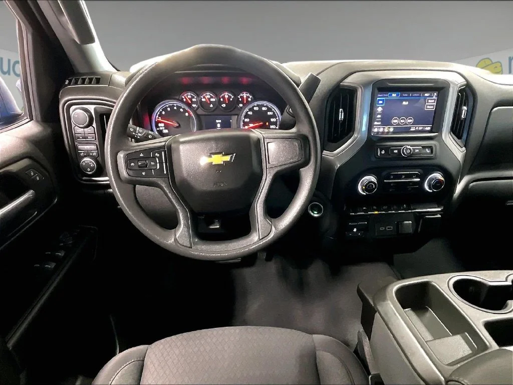 Used 2023 Blue Chevrolet Custom image 17