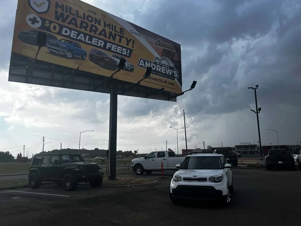 Used 2018 White Kia Base image 19
