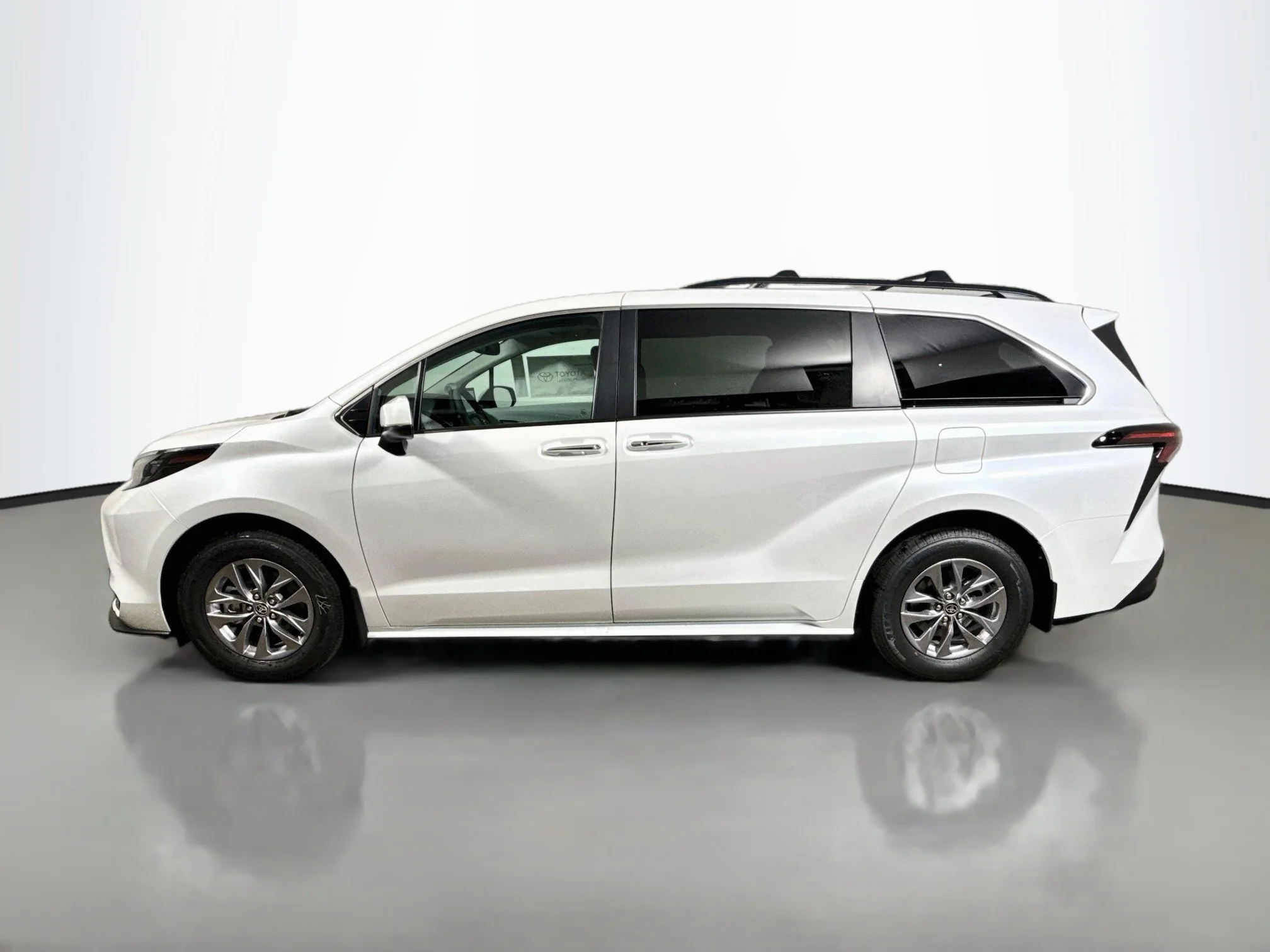 New 2026 Wind Chill Pearl Toyota XLE image 4