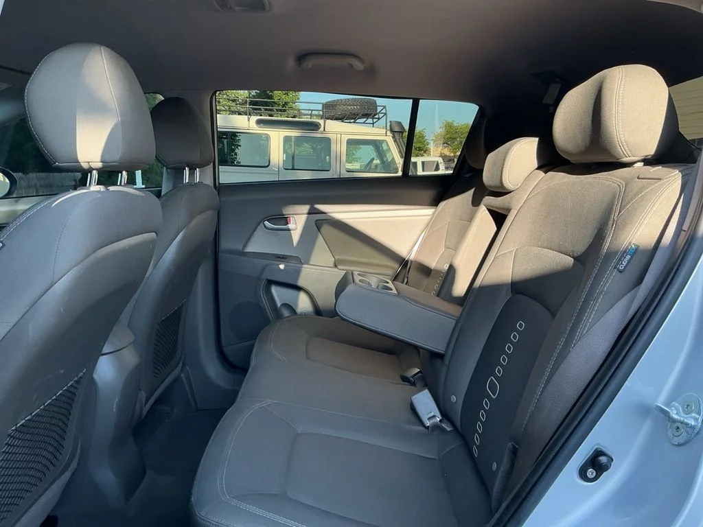 Used 2013 Silver Kia EX image 21