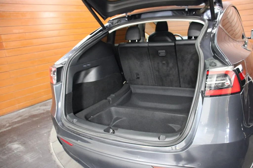Used 2020 Solid Black Tesla Long Range image 5