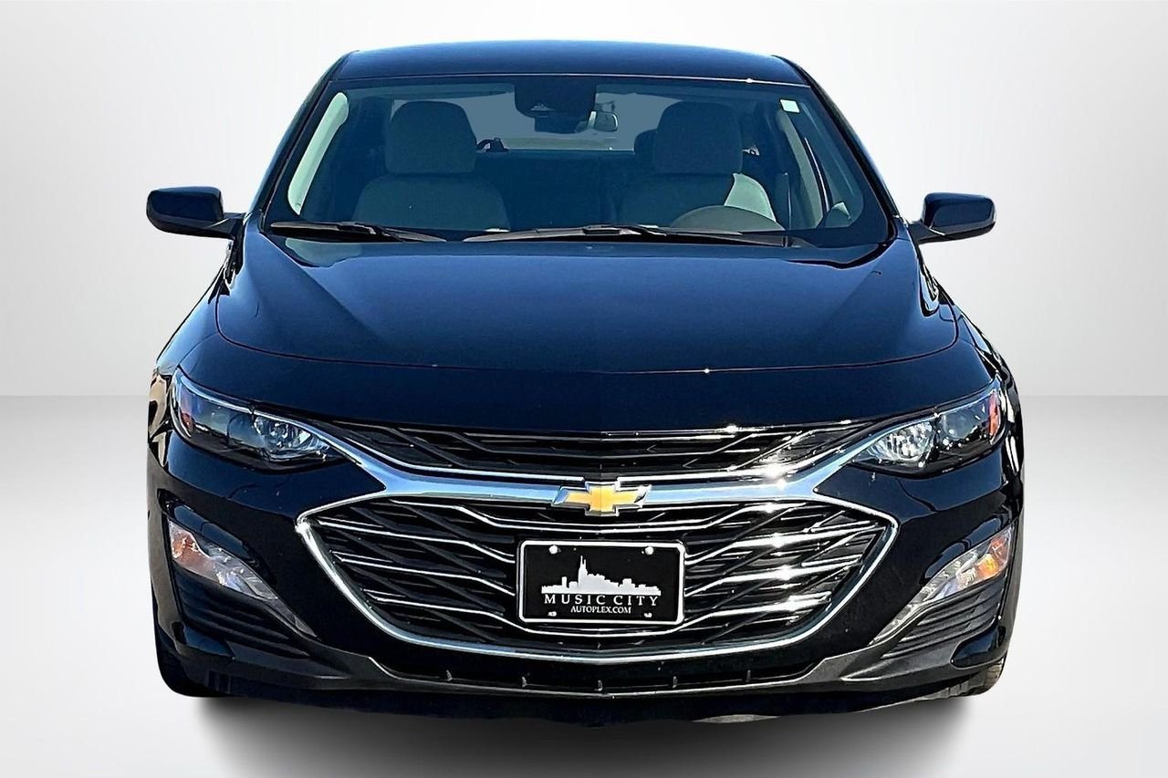 2024 Chevrolet Malibu 1LT photo 2