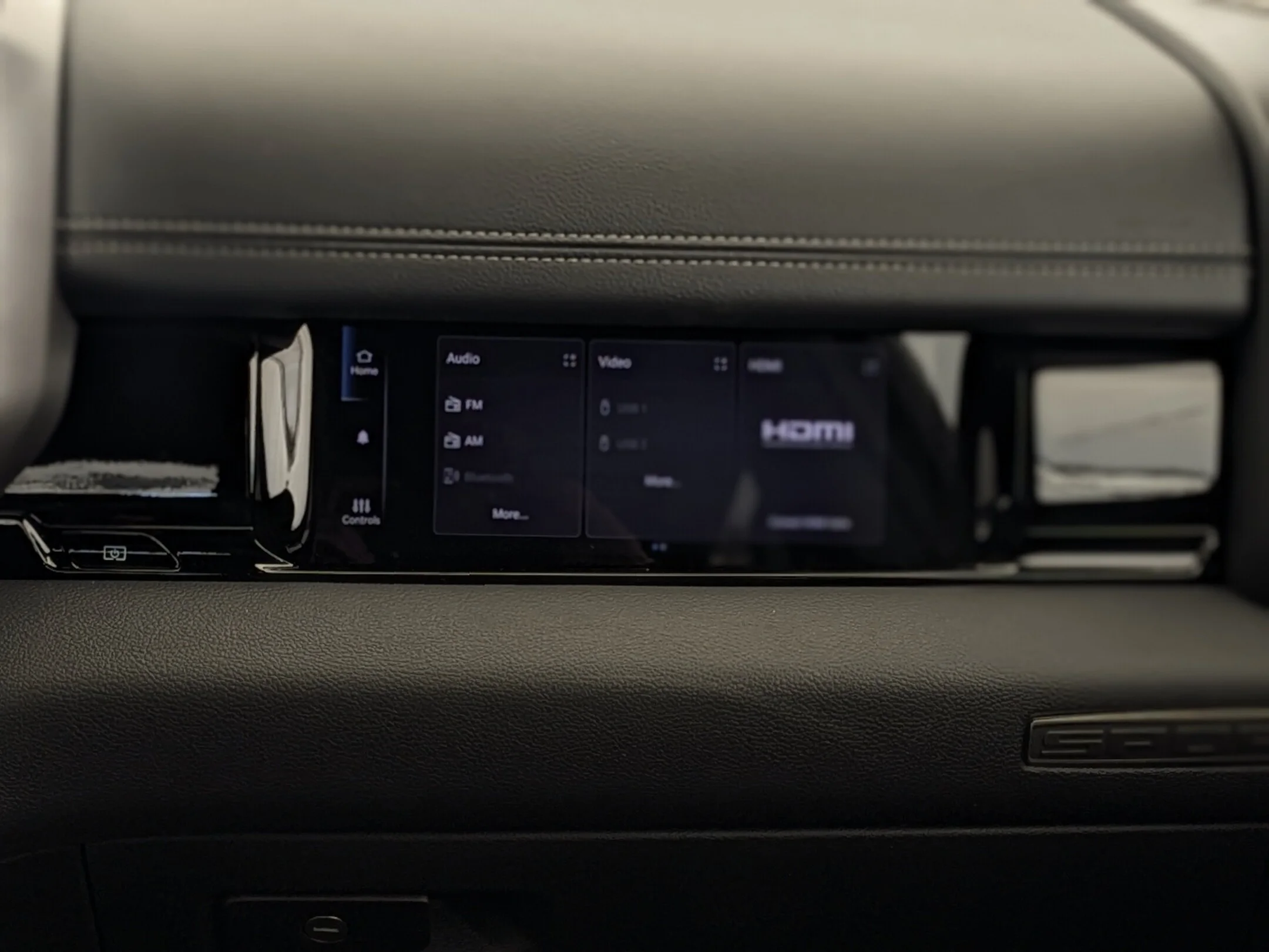 New 2026 White RAM Sport - - Night Edition - Level 1 Grp - Pano Sunroof - Harman/Kardon Audio & More! image 26