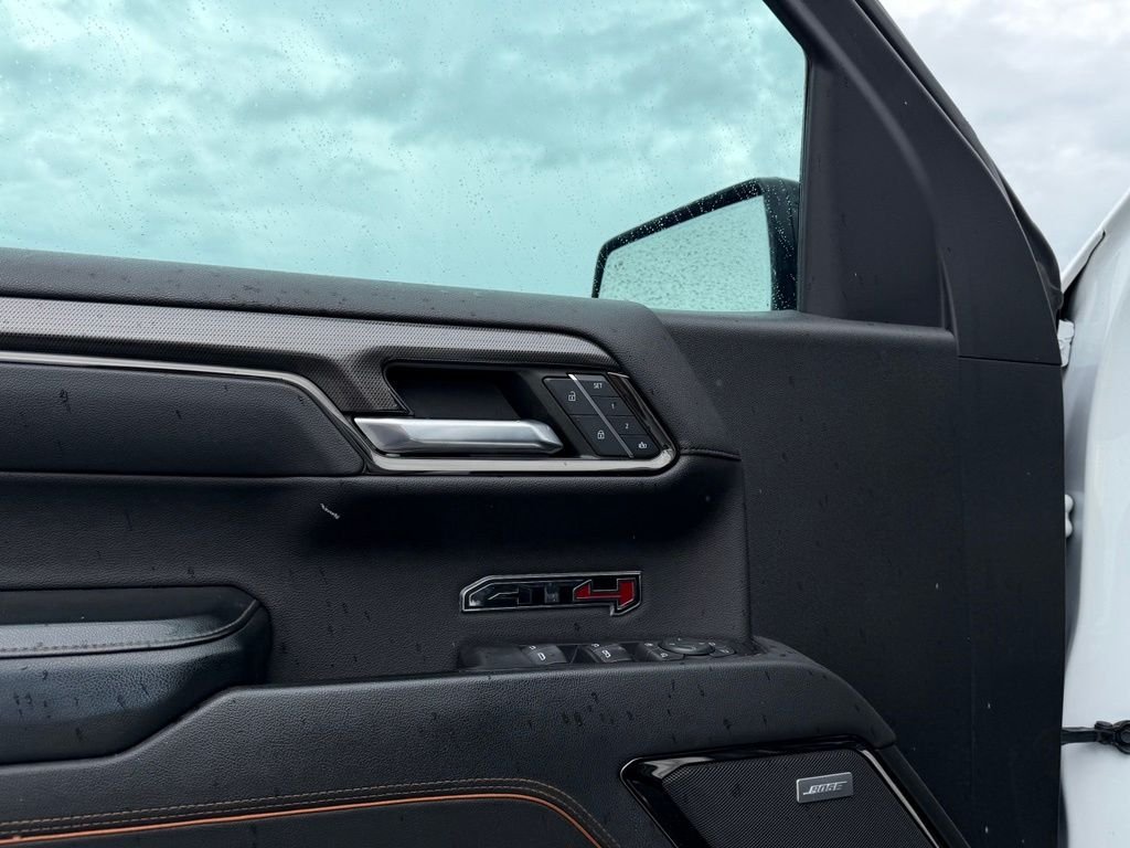Used 2022 White GMC AT4 image 14