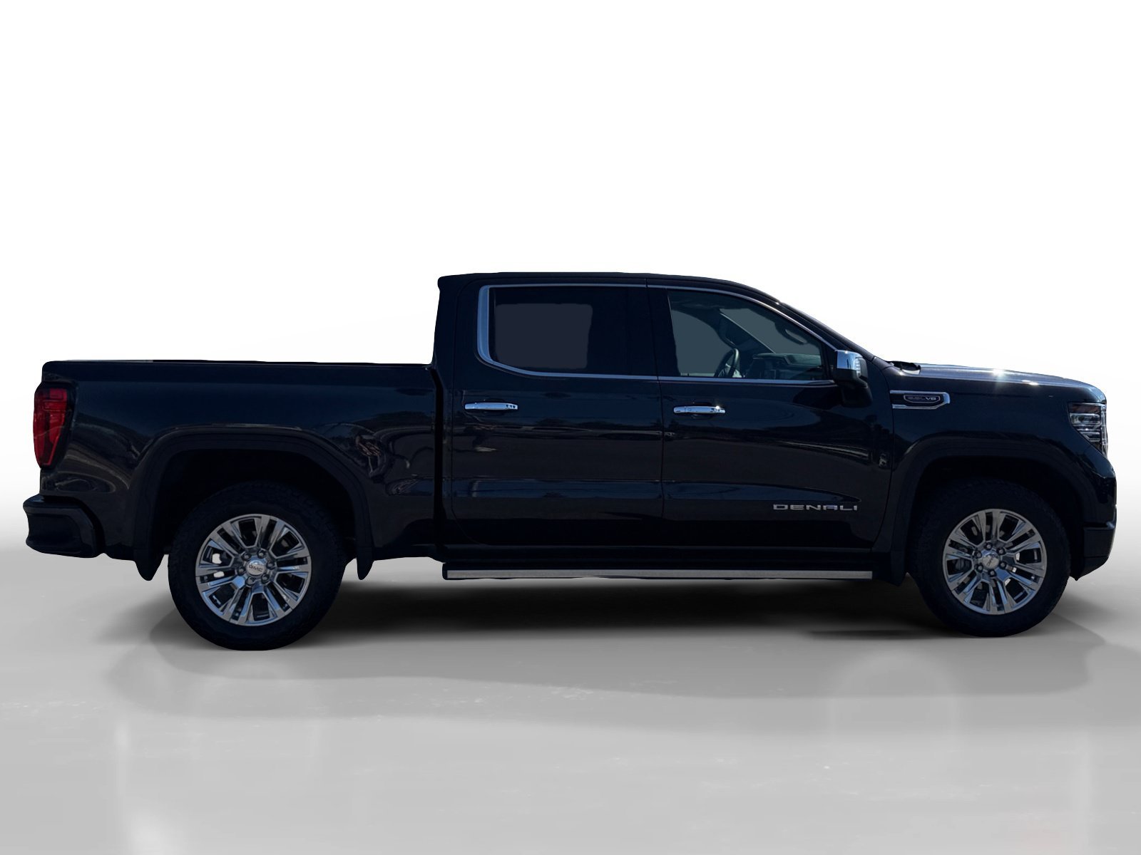 Used 2025 Titanium GMC Denali image 6