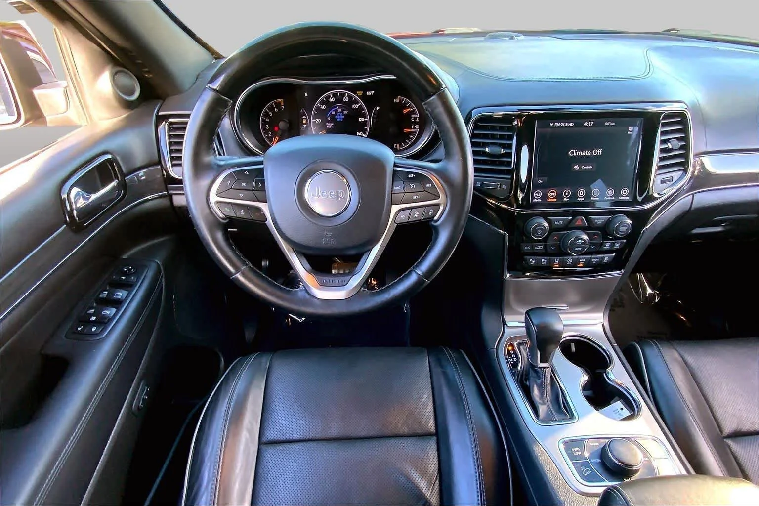 Used 2020 Velvet Red Pearlcoat Jeep Overland image 6