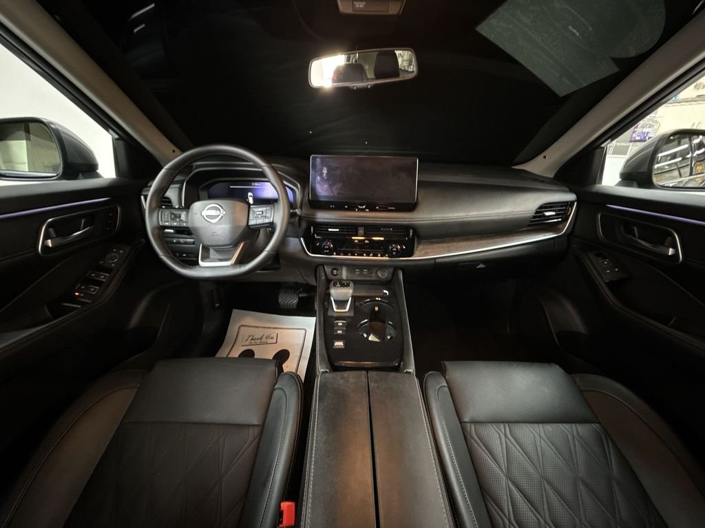 Certified Used 2025 Gun Metallic Nissan Platinum image 20