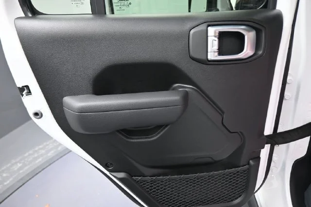New 2026 Bright White Clearcoat Jeep  image 23