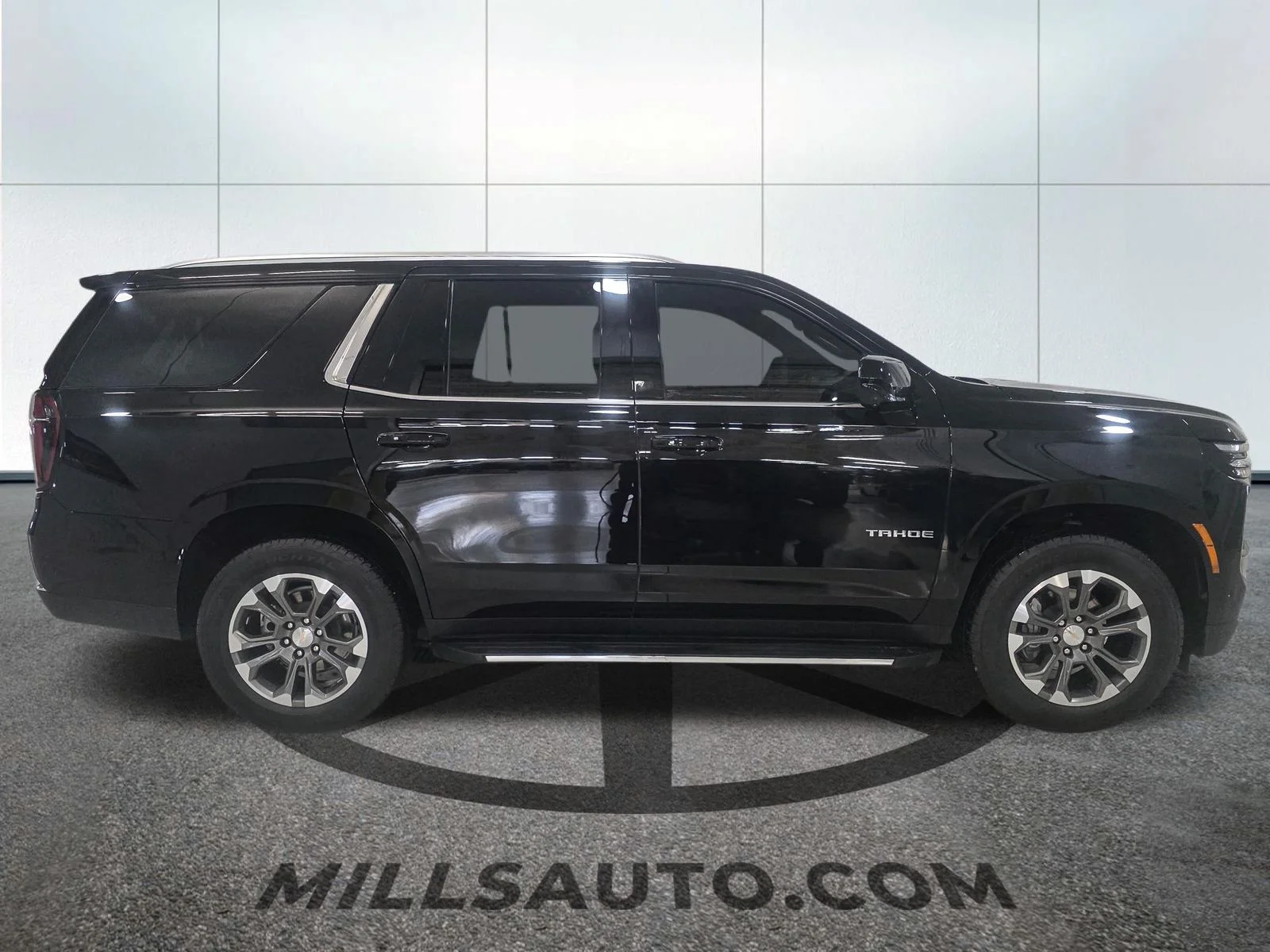 2025 Chevrolet Tahoe LS - Photo 9
