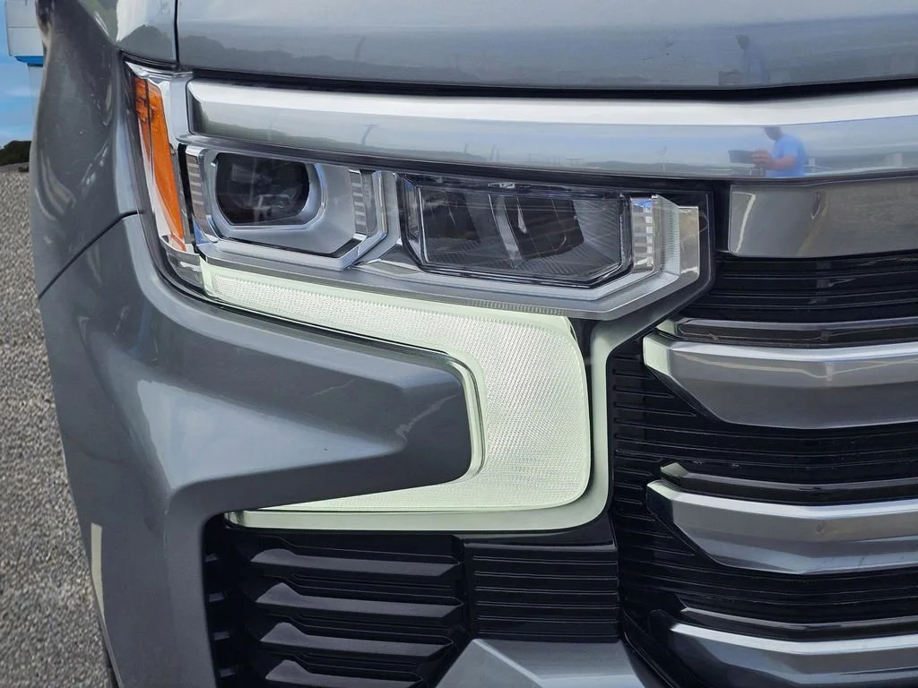 Used 2025 Sterling Gray Metallic Chevrolet High Country image 4