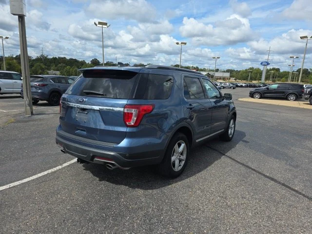 Used 2018 Blue Ford XLT image 3