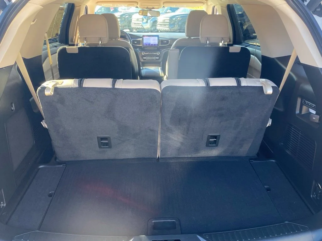 Used 2020 White Ford Limited image 10