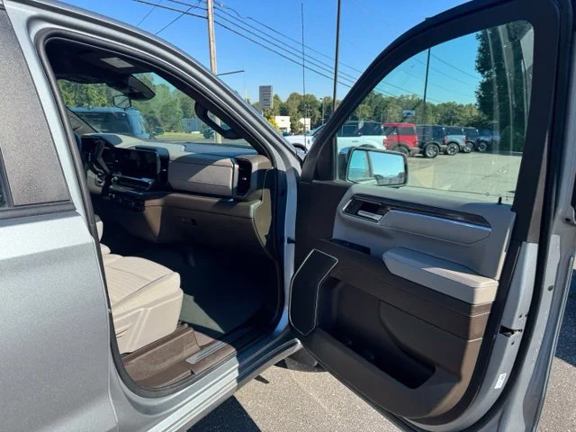 Used 2023 Gray Chevrolet LT image 12