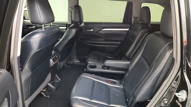 Used 2014 Attitude Black Metallic Toyota AWD 4dr V6 XLE image 20