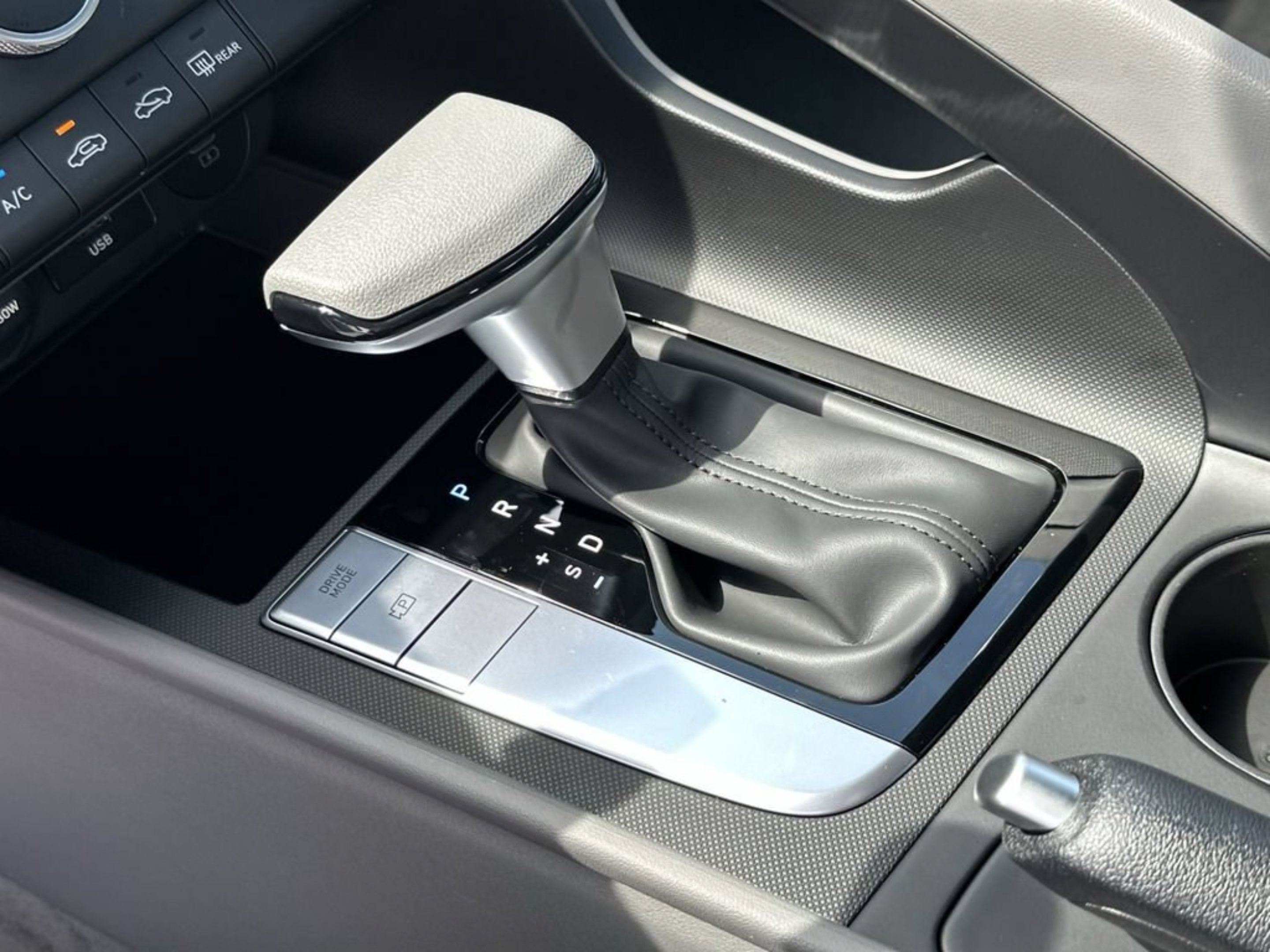New 2026 Serenity White Hyundai SE image 20