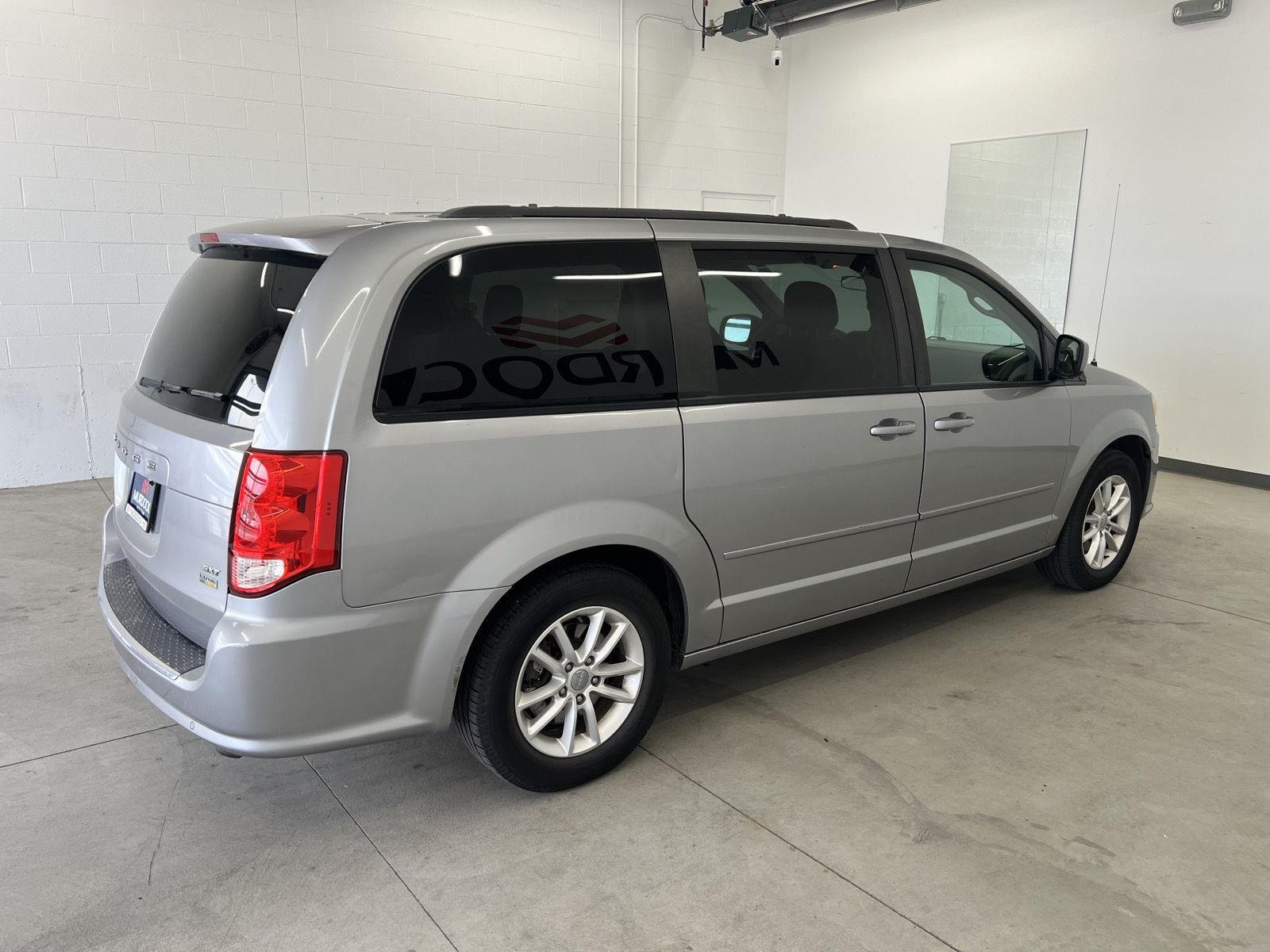 2016 Dodge Grand Caravan SXT - Photo 4