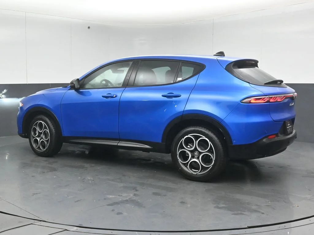 New 2026 Misano Blue Metallic Exterior Paint Alfa Romeo Base image 5