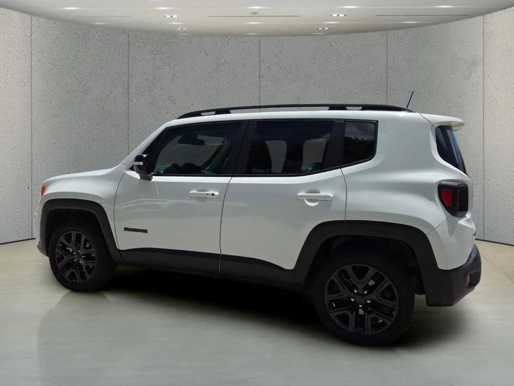 Certified Used 2023 Alpine White Clearcoat Jeep Altitude image 5