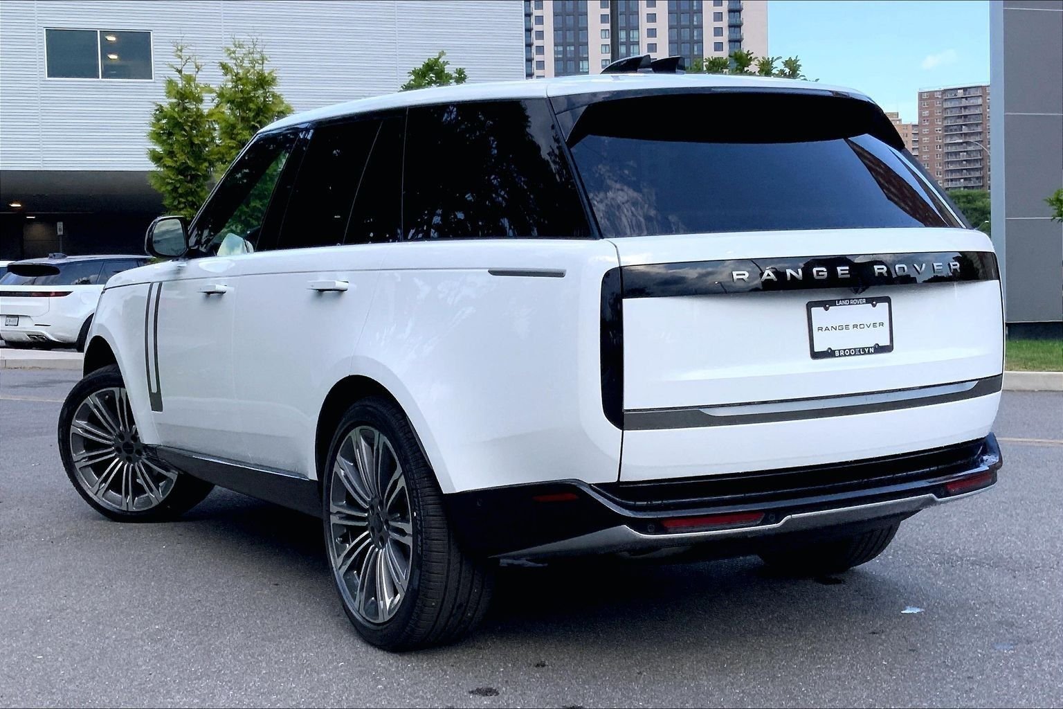New 2026 Fuji White LAND ROVER SE image 12