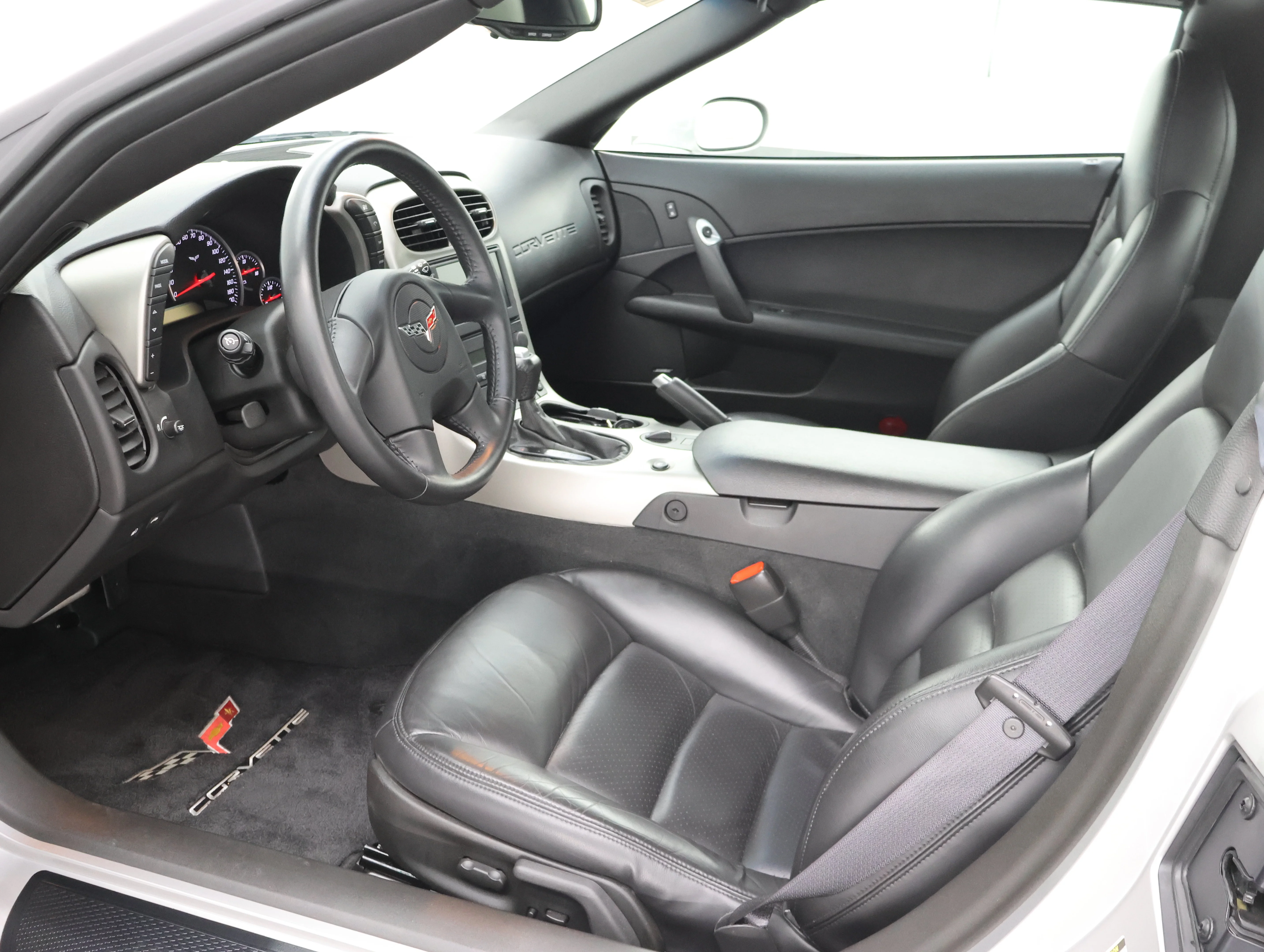 Used 2005 Machine Silver Metallic Chevrolet Base image 7