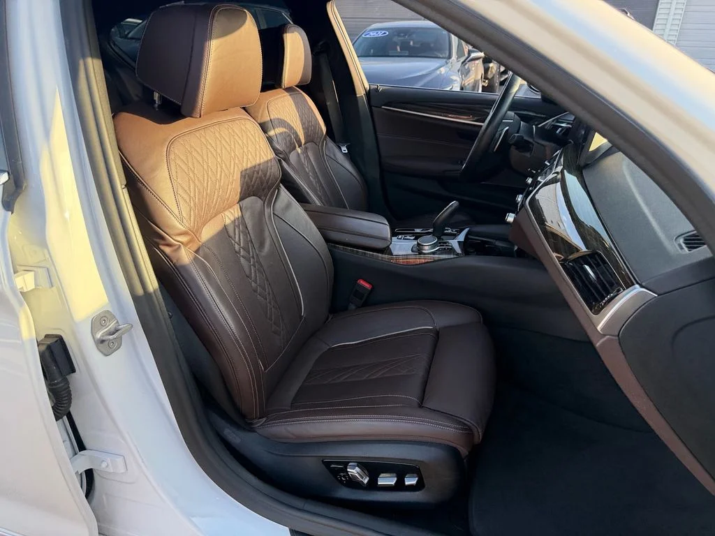 Used 2021 Mineral White Metallic BMW 540i image 18
